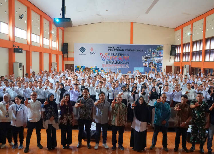 Walikota Medan Buka Sosialisasi dan Pembinaan Kepada Guru-Guru Sekolah  Minggu Se-Kota Medan